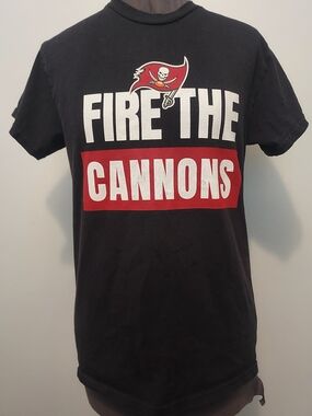 NFL Team Apparel Tampa Bay Buccaneers Fire The Cannons Black Short Sleeve Small